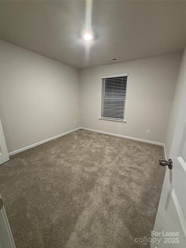 Building Photo - 414 Sagecroft Ln