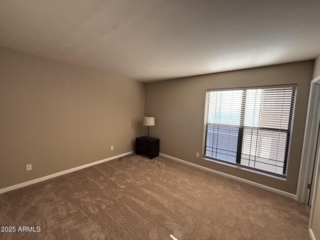 Building Photo - 5122 N 31st Way
