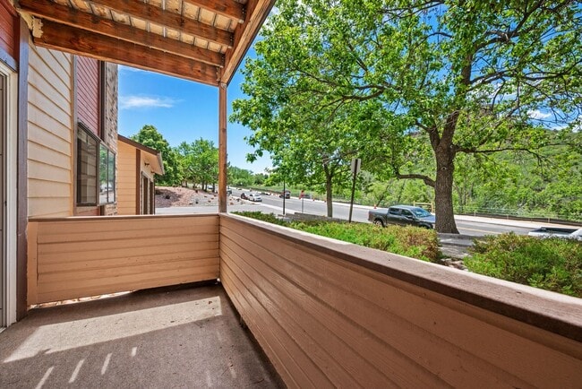 Building Photo - 701 Canyon Dr