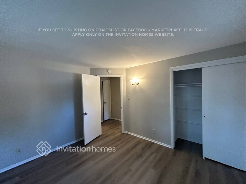 Building Photo - 8866 W Asbury Dr