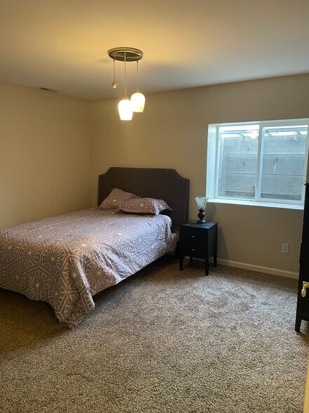 Bedroom - 2845 Bethune Ct