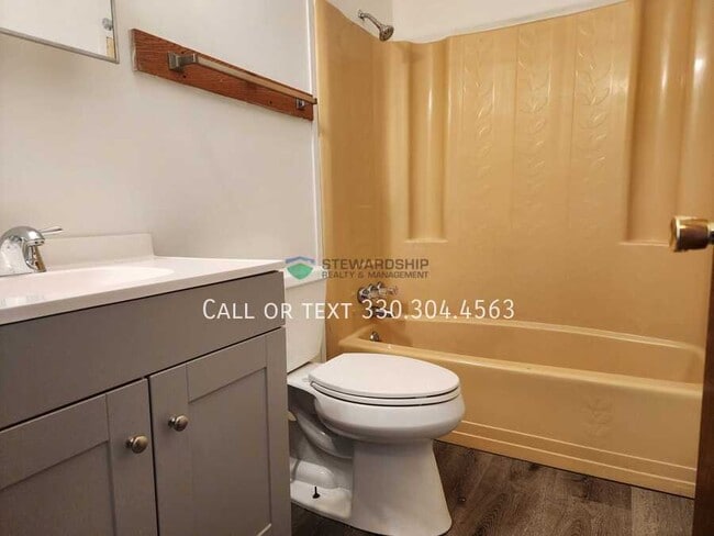 Building Photo - 285 Villa St