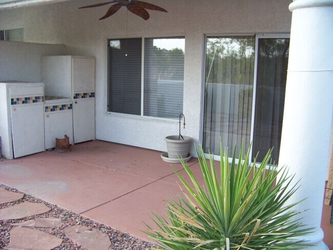 Building Photo - Mesa Townhome