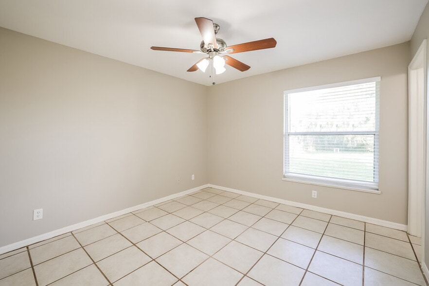 Building Photo - 2831 2nd Ave SE