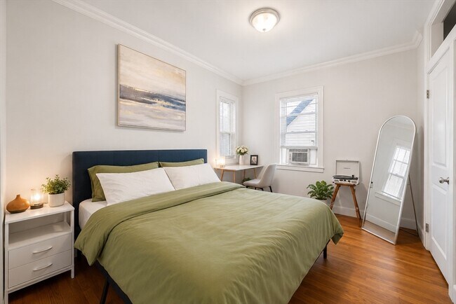 Building Photo - 66 Mozart St