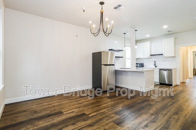 Building Photo - 1106 G St