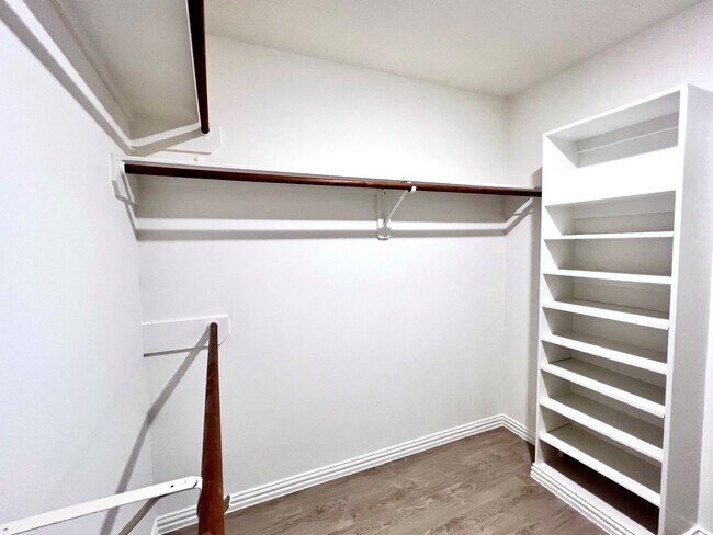 Building Photo - 6415 Hunterstone Ct