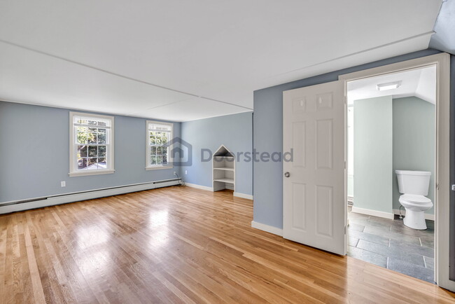 Building Photo - 62 Stoneleigh Rd