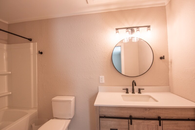 Building Photo - 545 S Main St