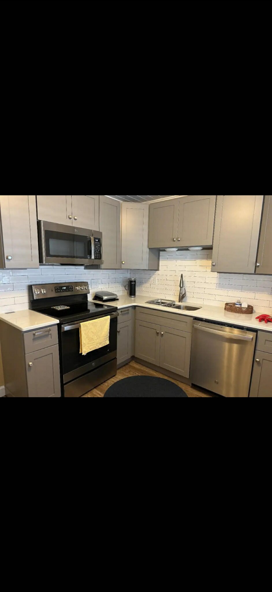 Kitchen - 6700 1st Ave S