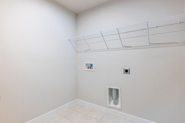 Building Photo - 2027 Trillium Wy