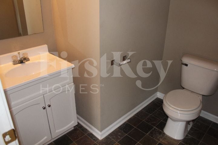 Building Photo - 8810 Scotland Dr