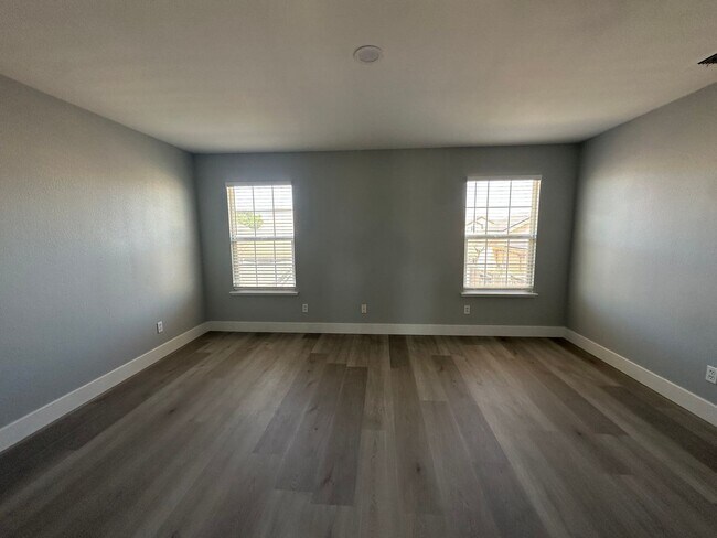 Building Photo - 1435 Lever Blvd