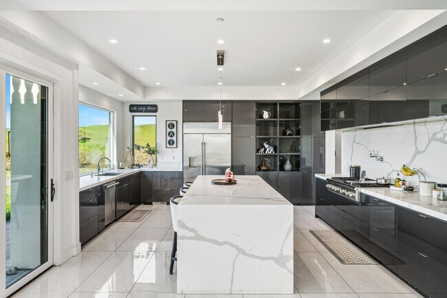 Building Photo - 7778 Laguna Heights Ct