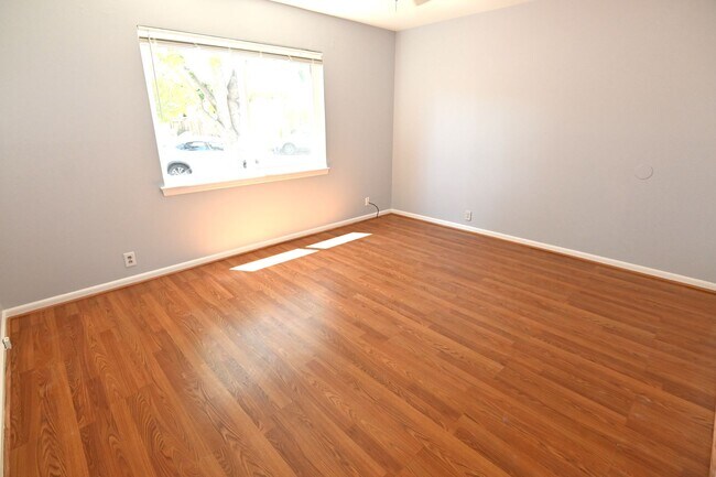 Building Photo - Darling Home 3 bd / 1 ba home near Valley Fair & Santana Row with HUGE backyard