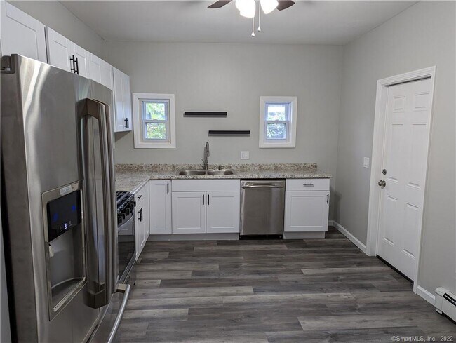 Building Photo - 267 Portsea St