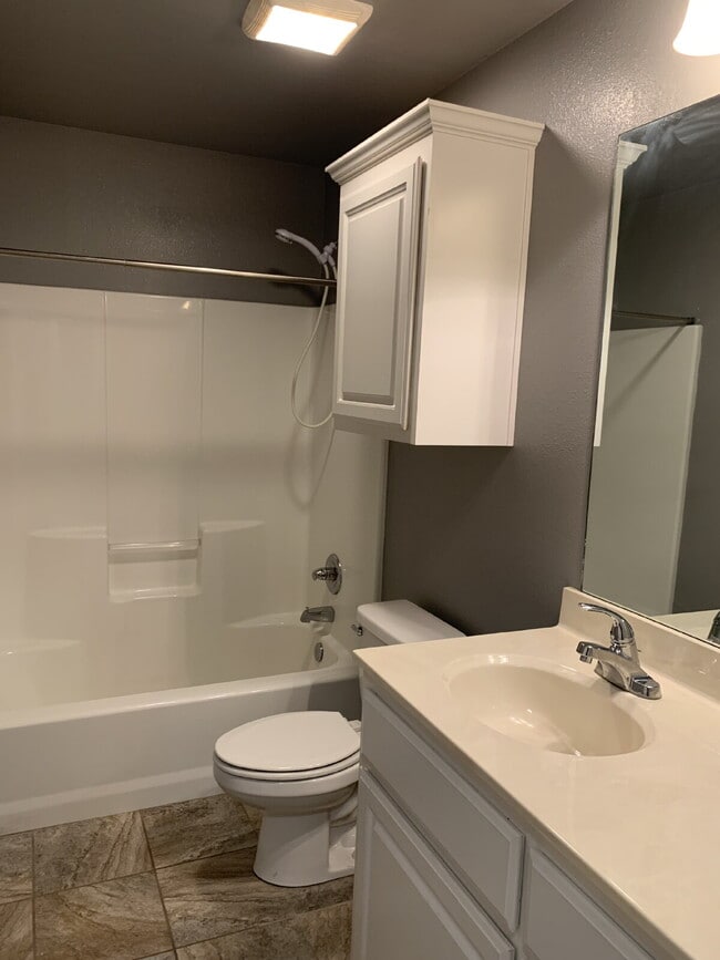 Building Photo - Move in Special - $200 Off First Month's R...