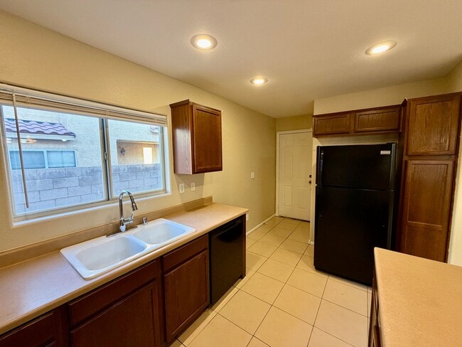 Building Photo - 4 bedroom near Nellis AFB