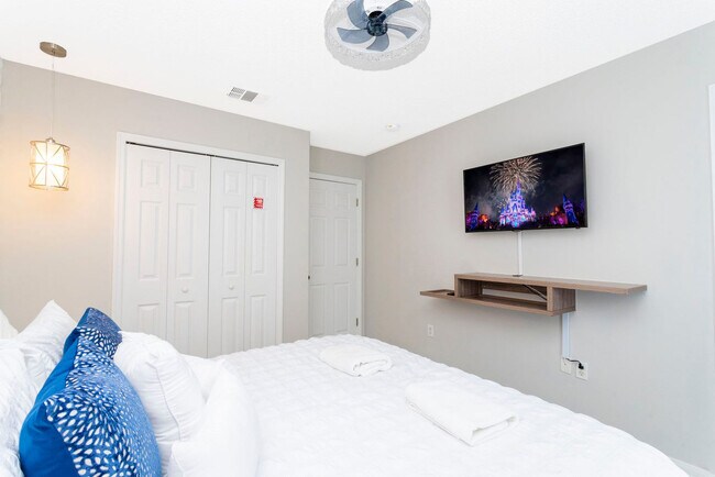 Building Photo - 8565 Crystal Cove Loop