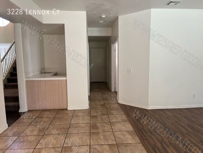 Building Photo - 3228 Lennox Ct