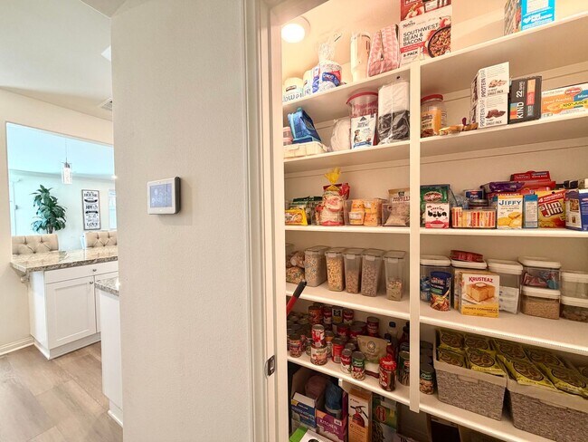 Building Photo - Resort-Style Pool Home with Mother-in-Law Suite,  RV Access & Included SOLAR Near Heritage Lake