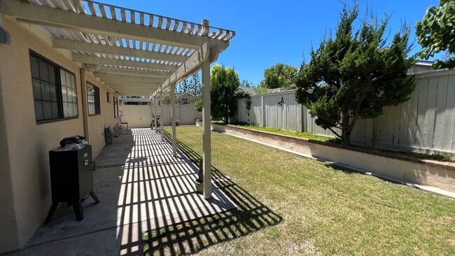 Building Photo - Wonderful 4 Bed 2 Bath Single Family Home ...