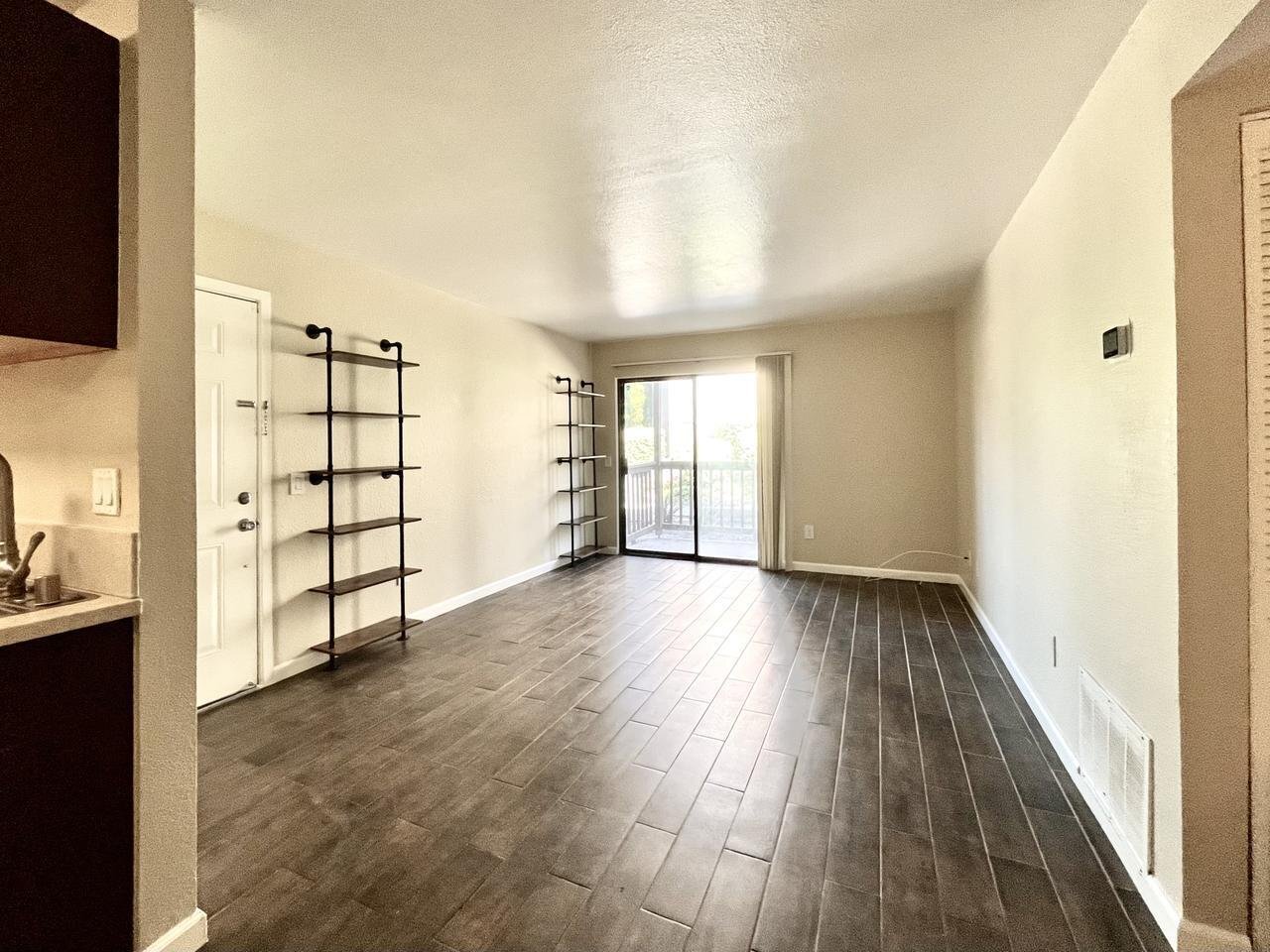 Building Photo - 1265 Kendall Dr