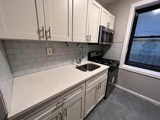 Building Photo - 1 bedroom in BRONX NY 10468