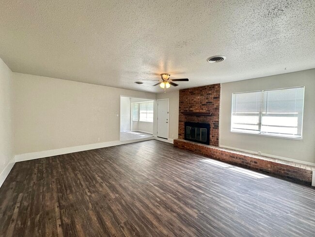 Building Photo - 1509 Elkhart Ave