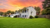 Building Photo - 536 Skylark Dr
