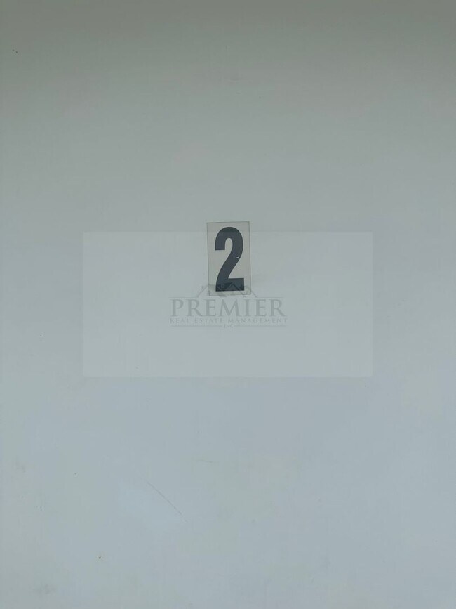 Building Photo - 2 bed / 1 bath -4 plex - close to school - 308 McKissick Unit 2 Pleasant Hill MO - Rent  $895