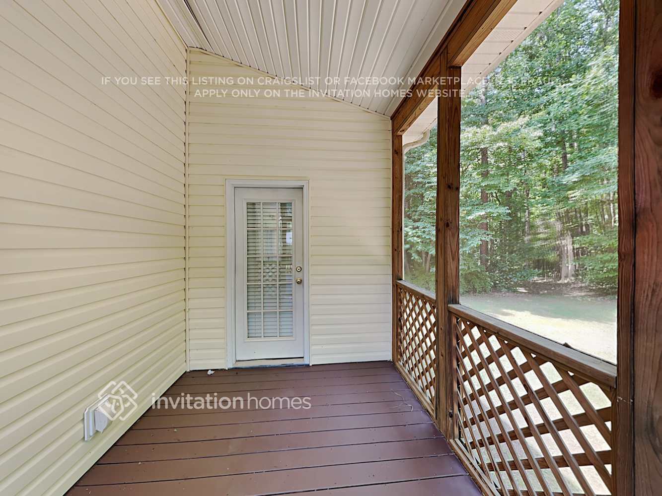 Building Photo - 2611 Meadow Ln