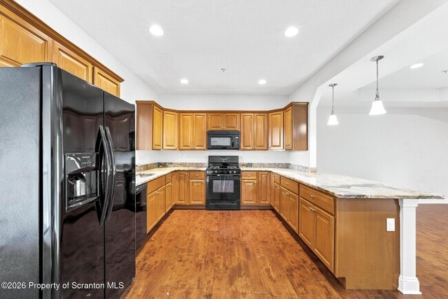 Building Photo - 9 Maple Leaf Dr