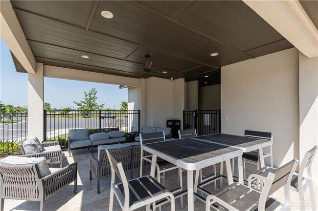 Building Photo - 25 Xavier Ave