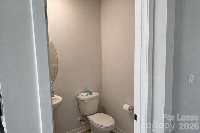 Building Photo - 116 Windstone Cmn Ln