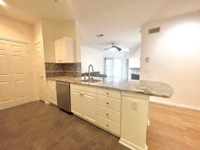 Building Photo - 860 N Orange Ave