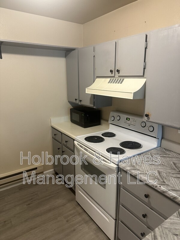 Building Photo - 4531 Boardwalk Dr