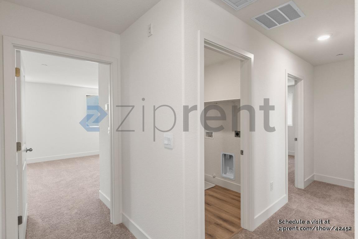 Building Photo - 24771 Manzanita Dr