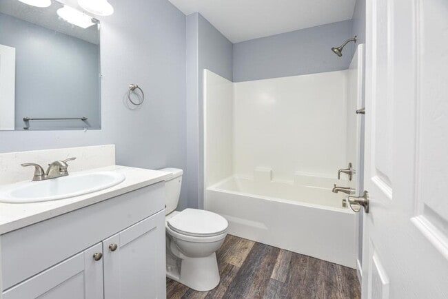 Building Photo - 1735 SE Jefferson St