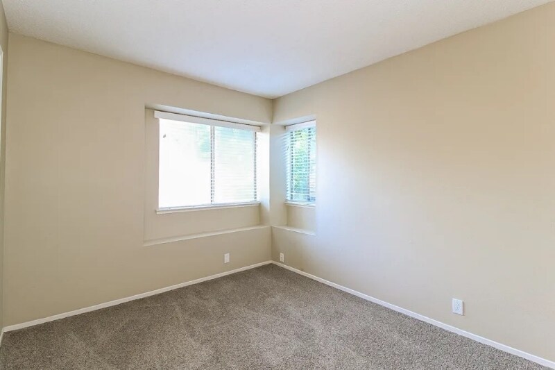 Building Photo - 6612 Sarament Ct