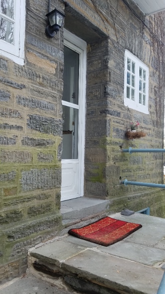 Building Photo - 15 E Mermaid Ln