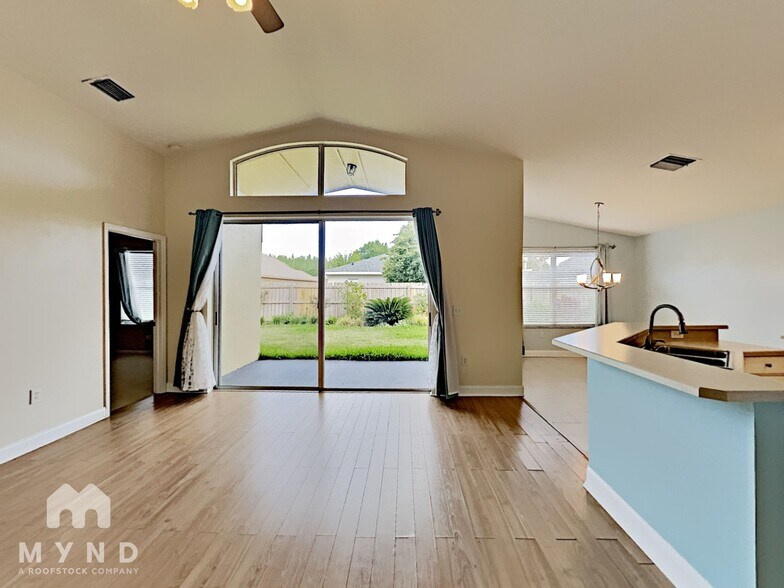 Building Photo - 1500 Baythorn Dr