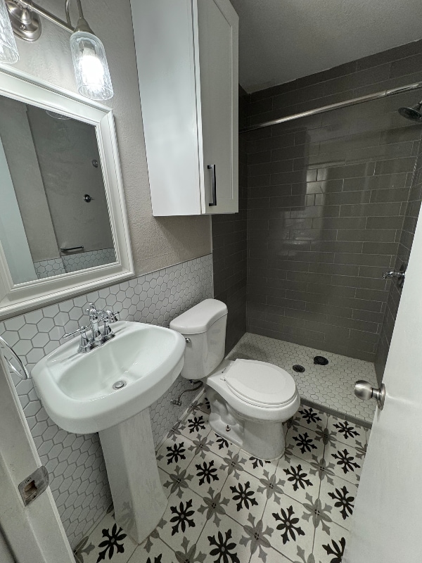 Building Photo - 518 S Mulberry