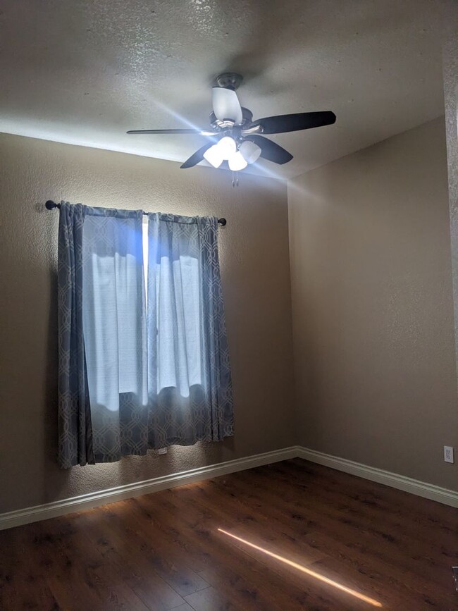 Building Photo - SW SPLIT WING BEAUTY !!! SPECIAL! $3047.50...