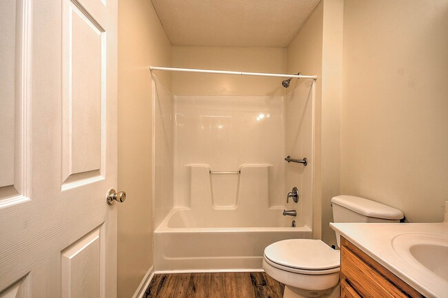 Building Photo - 303 Moorland Dr