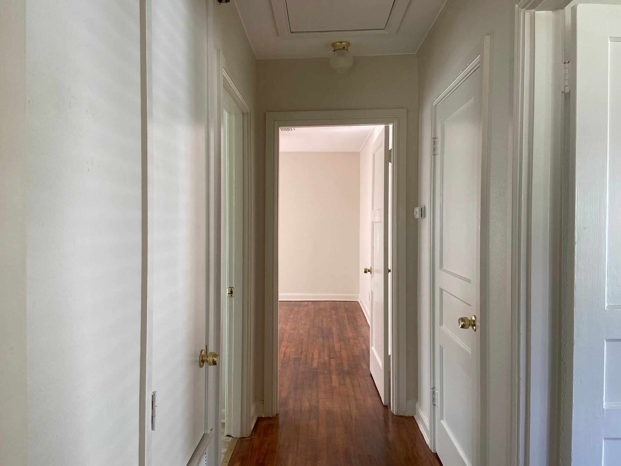 Building Photo - 147 E Elmwood St