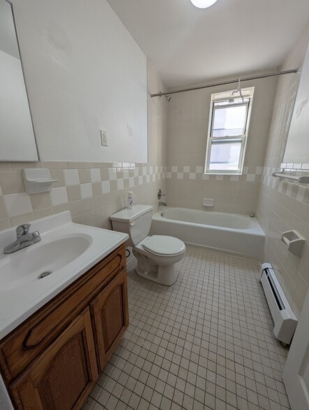 Shared Bathroom - 751 Essex St