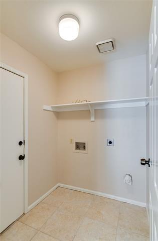 Building Photo - 927 Redcedar Way Dr