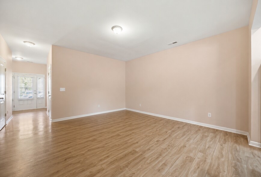 Building Photo - 1415 Montonia St