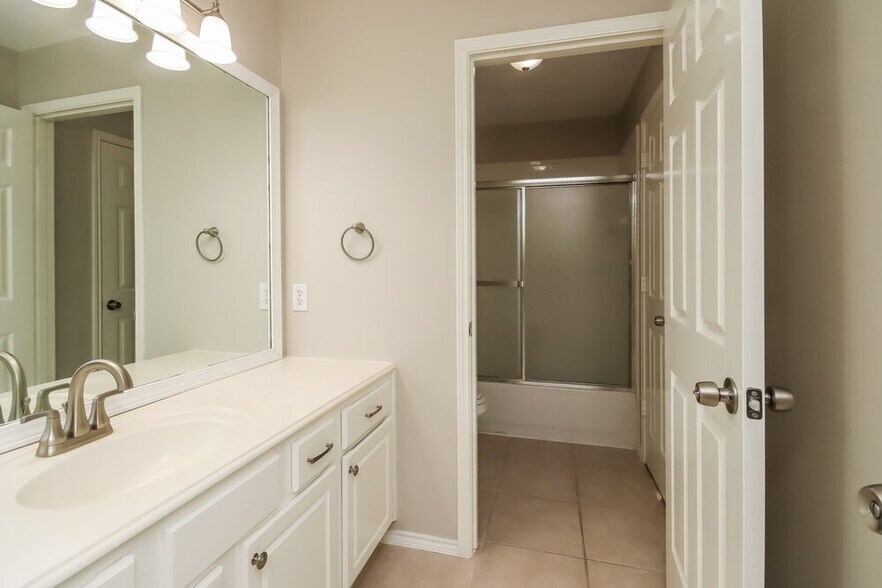 Building Photo - 11003 Sentry Ct